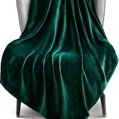 Extra Large Fleece Throw Blanket for Couch, Sofa, 300GSM Super Soft and Warm Blankets, Forest Green Throw All Season Use, Cozy, Plush, Lightweight, 50x70 Inches